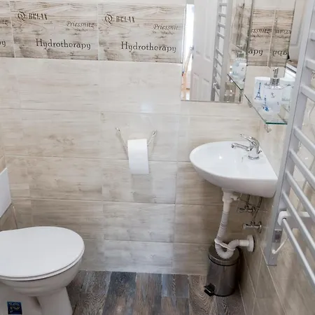 Apartament Matroz - Koezvetlenuel A Stranddal Szemben *